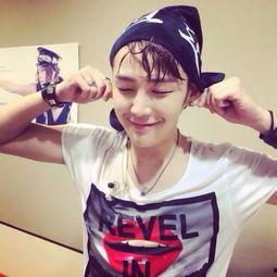 网红抱孩子帅照,帅气爸爸实力圈粉